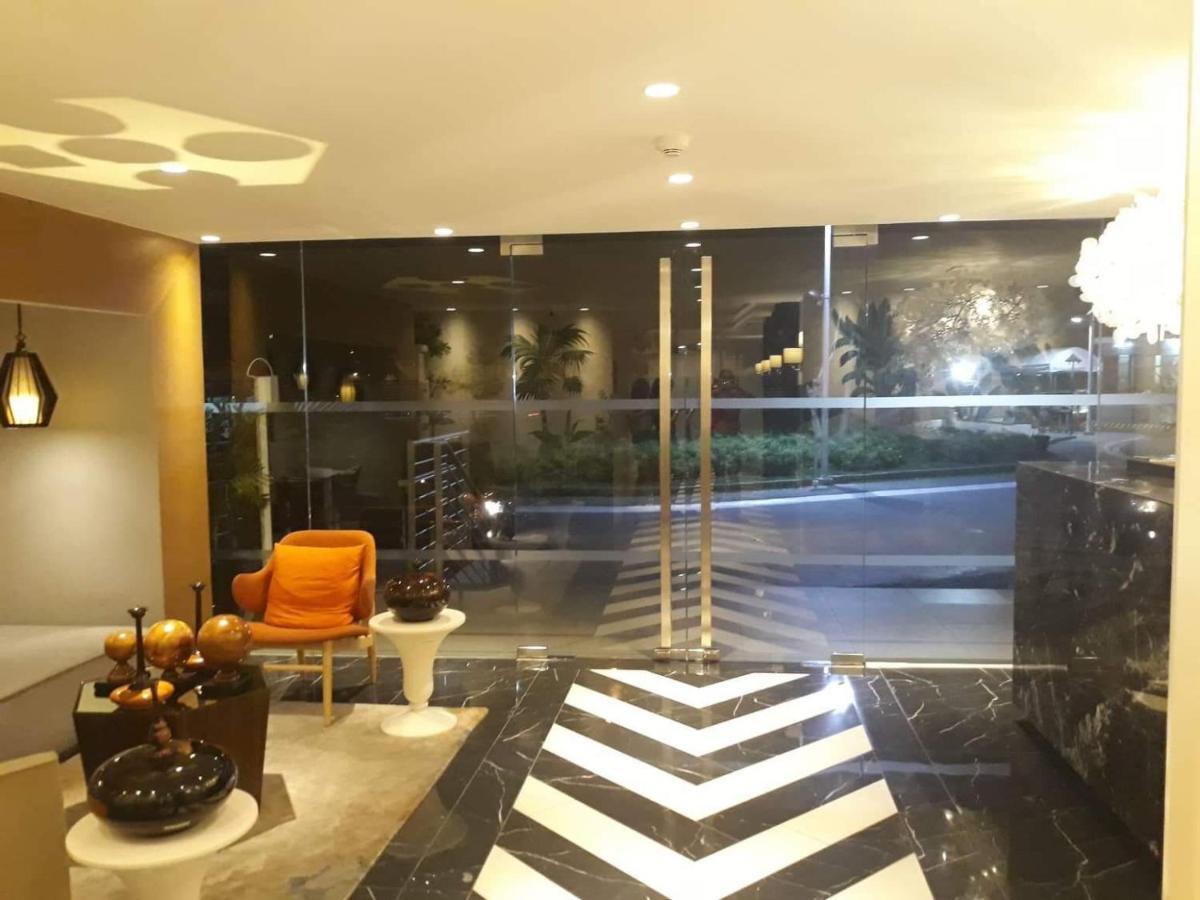 Azure Urban Resort Residence R&C - Paranaque Манила Экстерьер фото